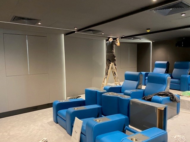 Колко струва Dolby Atmos в отделна кино стая