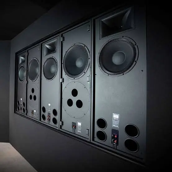 Klipsch Real Custom Cinema RCC система за монтаж зад прожекционен екран