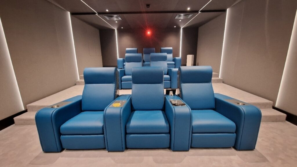 Домашен киносалон THX Atmos 9.2.4